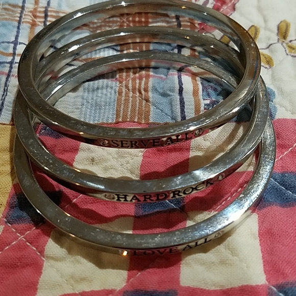 Hard Rock Cafe 3pc Bangle Bracelet Set - Picture 2 of 3